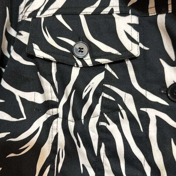 Striking jacket! Size medium by Harve Bernard - Picture 2 of 5